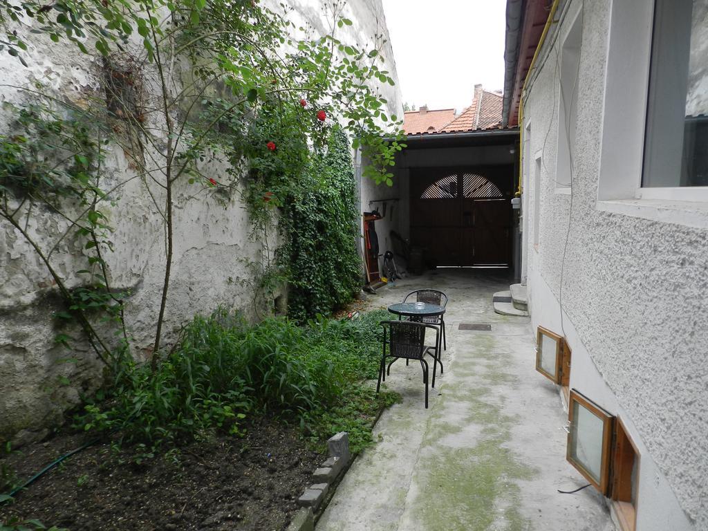 La Vita E Bella Hotell Braşov Exteriör bild