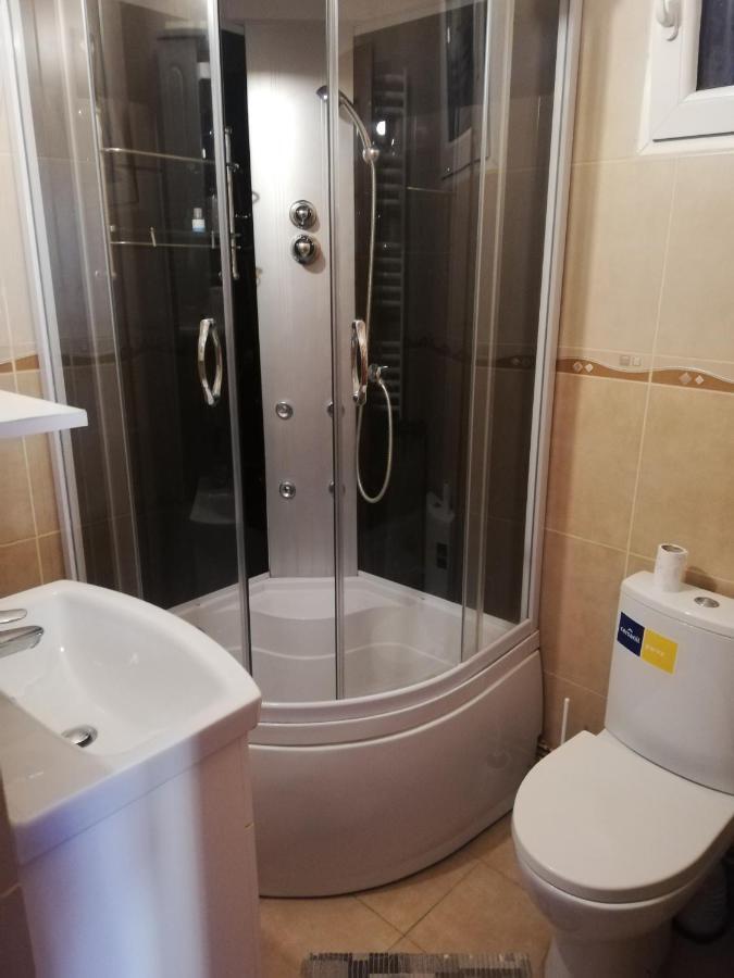 La Vita E Bella Hotell Braşov Exteriör bild